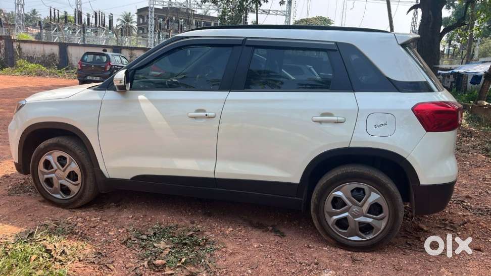 Maruti Suzuki Brezza Vxi At, 2022, Petrol