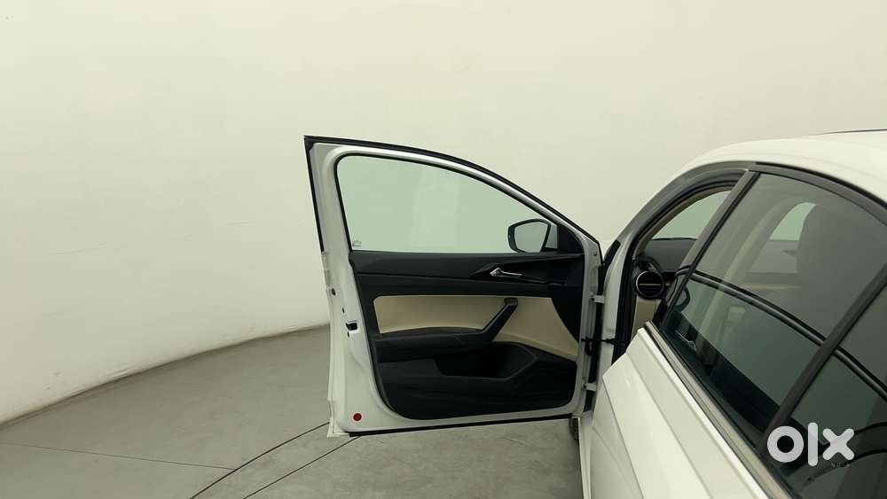 Skoda Slavia Style 1.0l Tsi Mt, 2022, Petrol