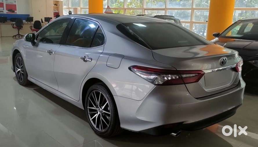 Toyota Camry 2.5 Hybrid, 2023, Petrol