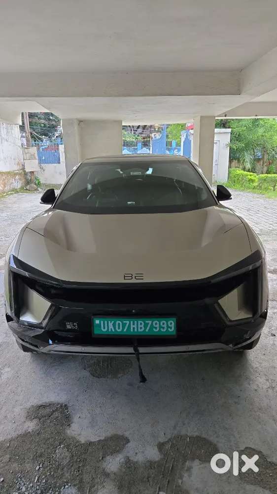 Mahindra Be 6 2025 Electric 30000 Km Driven