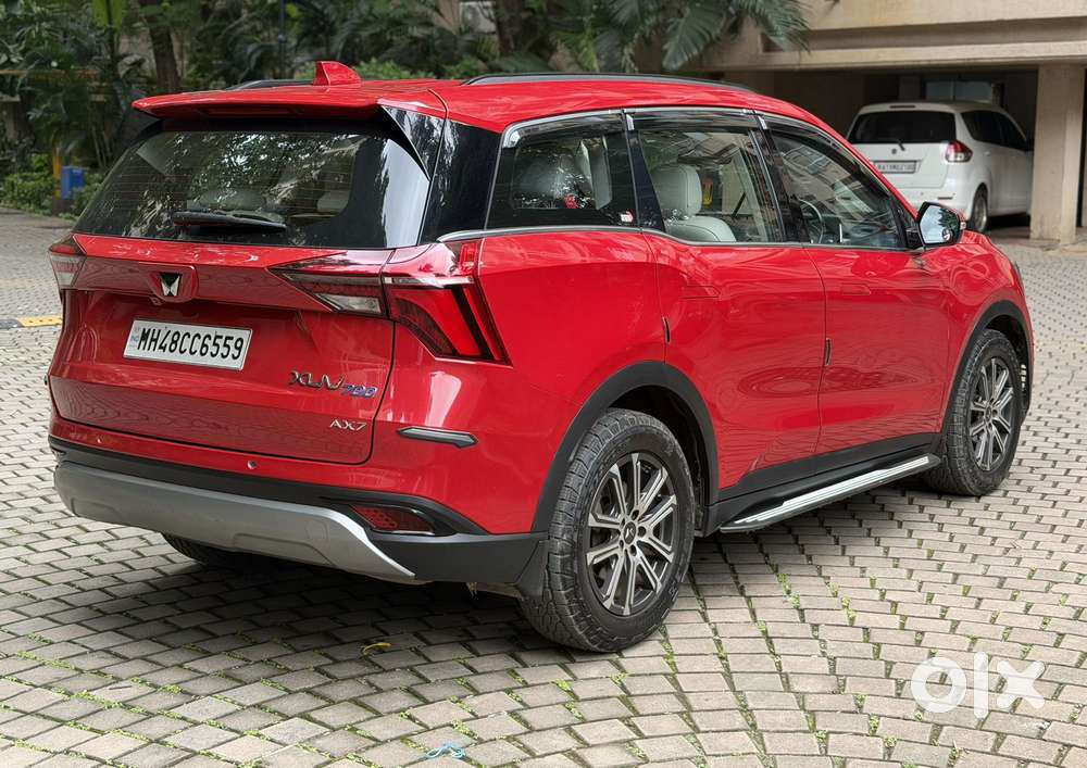 Mahindra Xuv700 2.0 Ax 7 Petrol Mt Str, 2022, Petrol