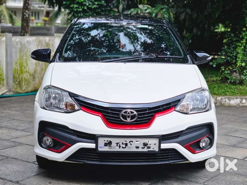 Toyota Etios Liva Vx Dual Tone, 2019, Petrol