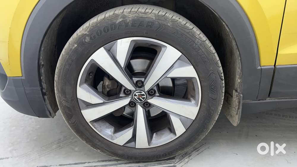 Volkswagen Taigun Topline 1.0 Tsi At (electric Seats), 2022, Petrol