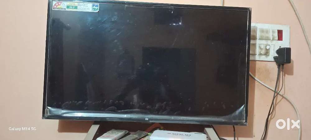 Mi 32 Inch LED TV L32M5-AL &ndash; Display खराब, बाकी सब सही
