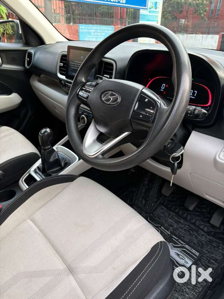 Hyundai Venue S 1.2 Petrol, 2022, Petrol