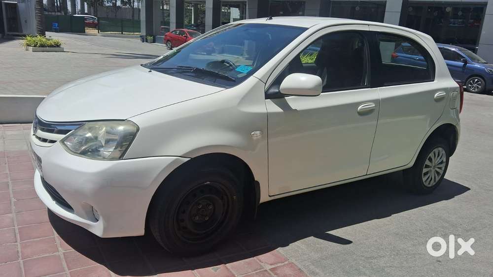 Toyota Etios Liva 2011-2012 G, 2011, Petrol