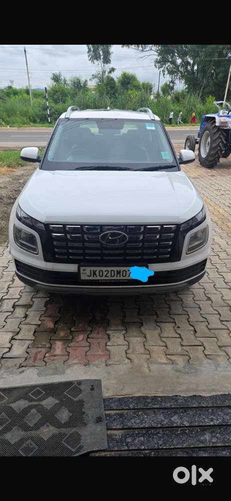 Hyundai Venue 2024 Petrol Good Condition