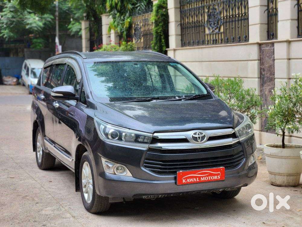 Toyota Innova Crysta 2.4 V 8 Str, 2016, Diesel