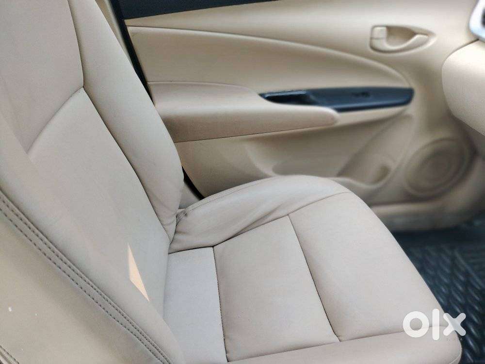 Toyota Yaris J Cvt, 2019, Petrol