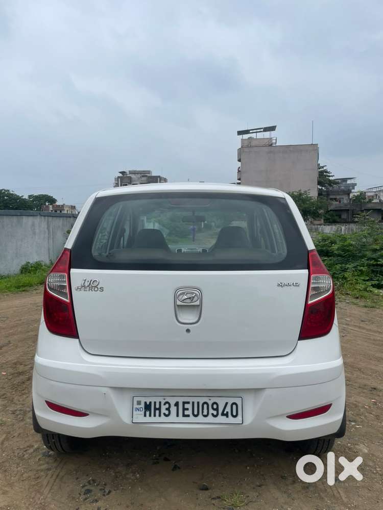 Hyundai I10 Sportz, 2015, Petrol