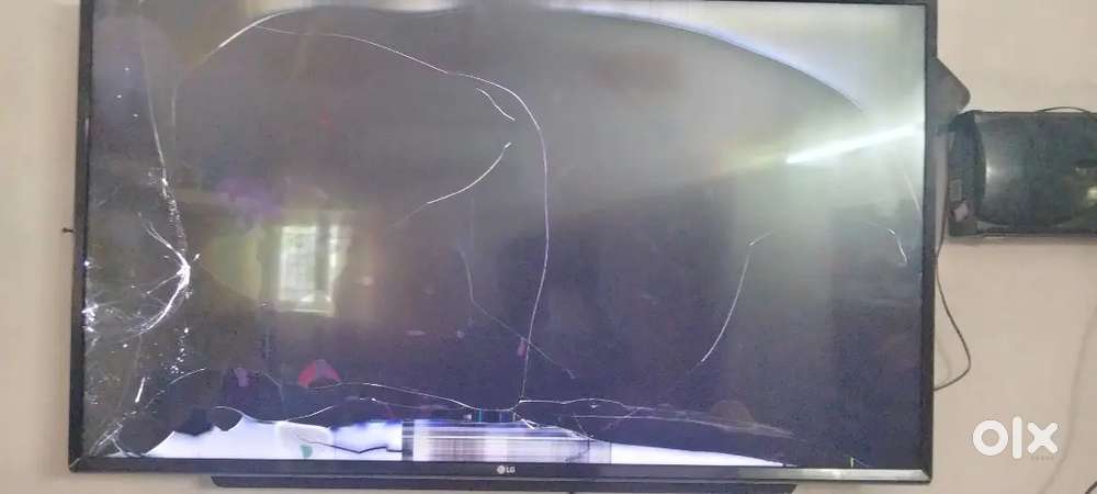 Lg 43.   4k tv display break
