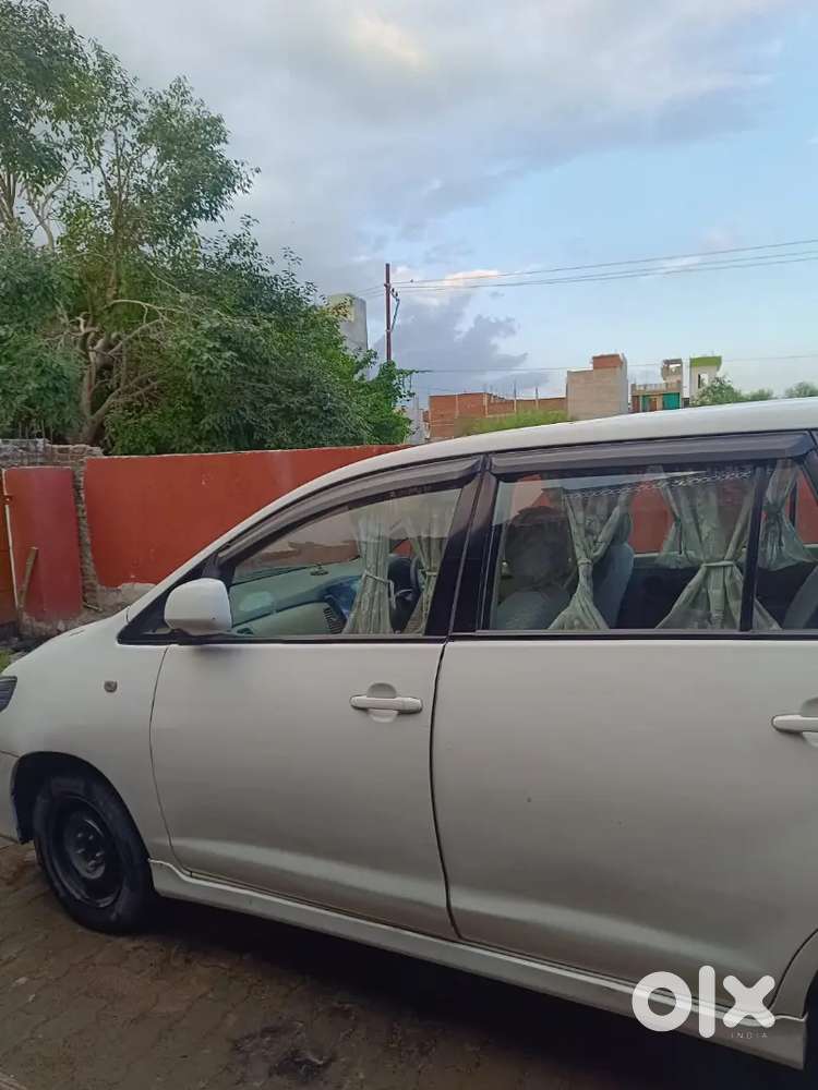 Toyota Innova 2014 Diesel 70000 Km Driven