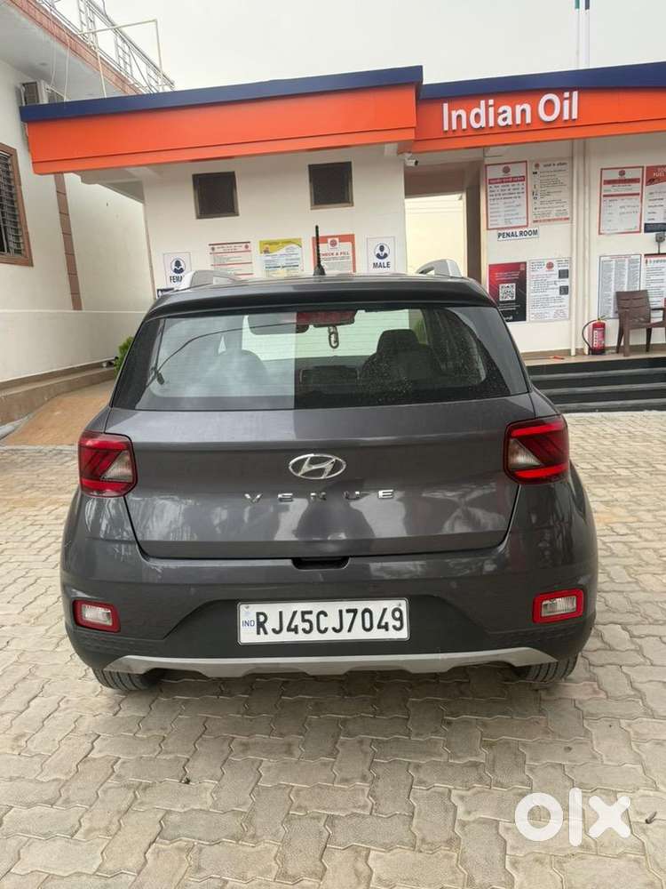Hyundai Venue 2019 Petrol Well Maintained
