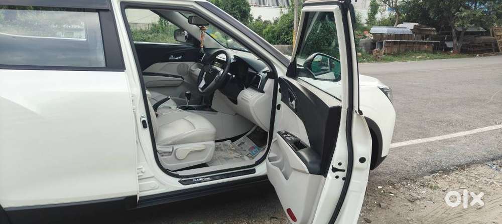 Mahindra Xuv300 W8 (o) 1.5 Diesel Amt, 2023, Diesel