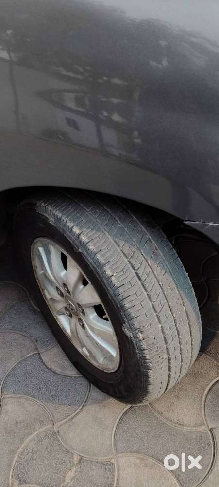 Toyota Innova 2004-2011 2.5 V Diesel 8-seater, 2009, Diesel