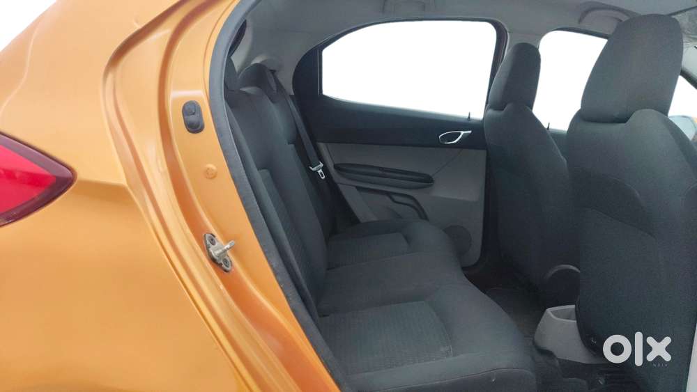 Tata Tiago 1.2 Revotron Xza, 2018, Petrol