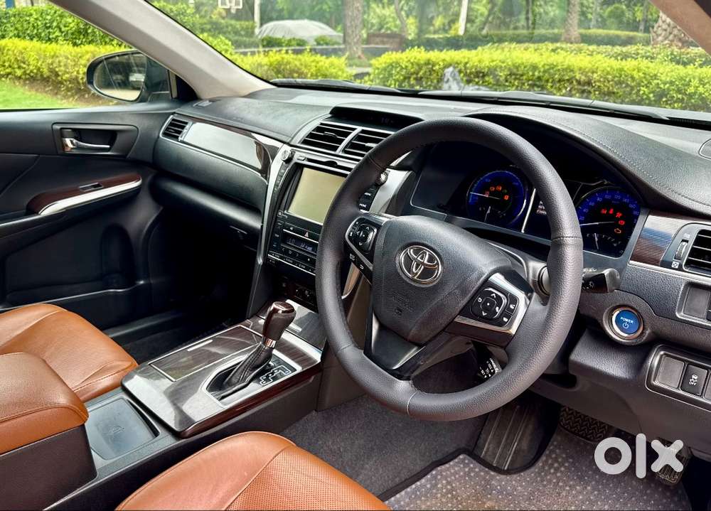 Toyota Camry Hybrid 2018 Mint Condition