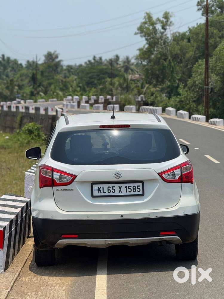 Maruti Suzuki S-cross 2016 Diesel Well Maintained