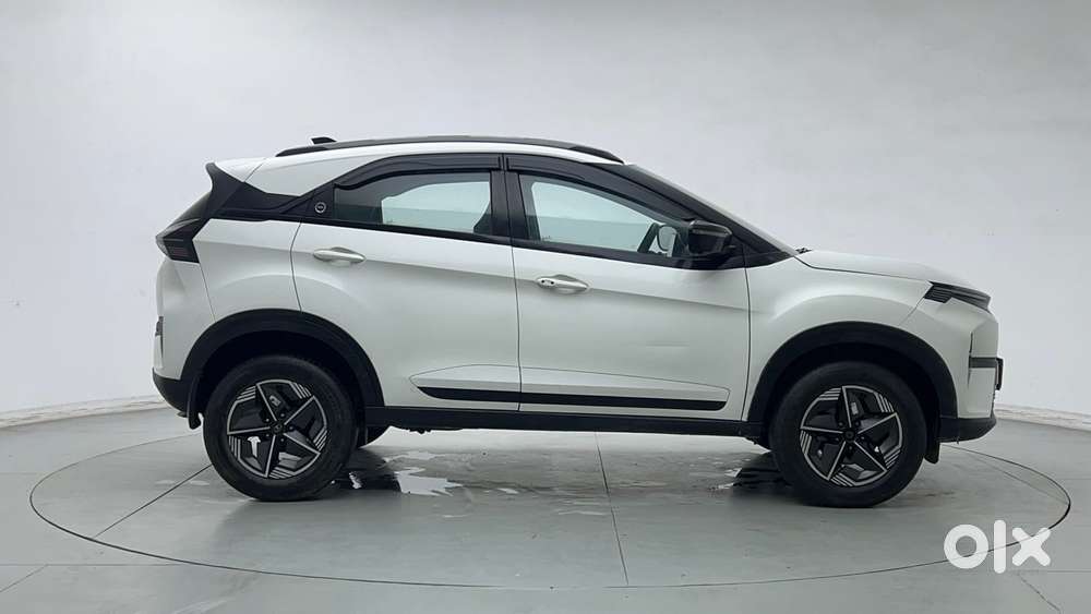 Tata Nexon Creative Plus 1.2 Revotron Petrol 6 Mt, 2023, Petrol