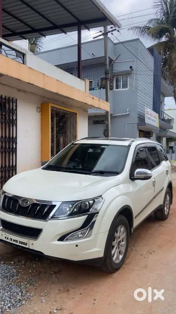 Xuv 500 W10 Top End 
Sunroof 
Button Start 
Good Condition 
If A