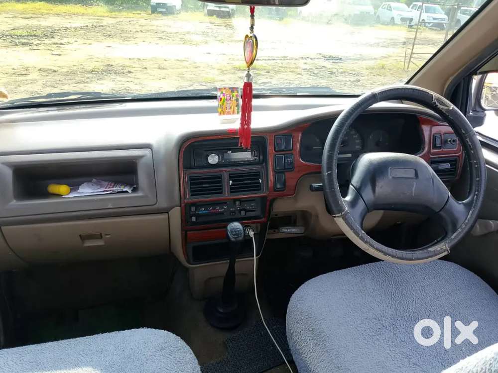 गाड़ी बेचना है मात्र 250000 टवेरा