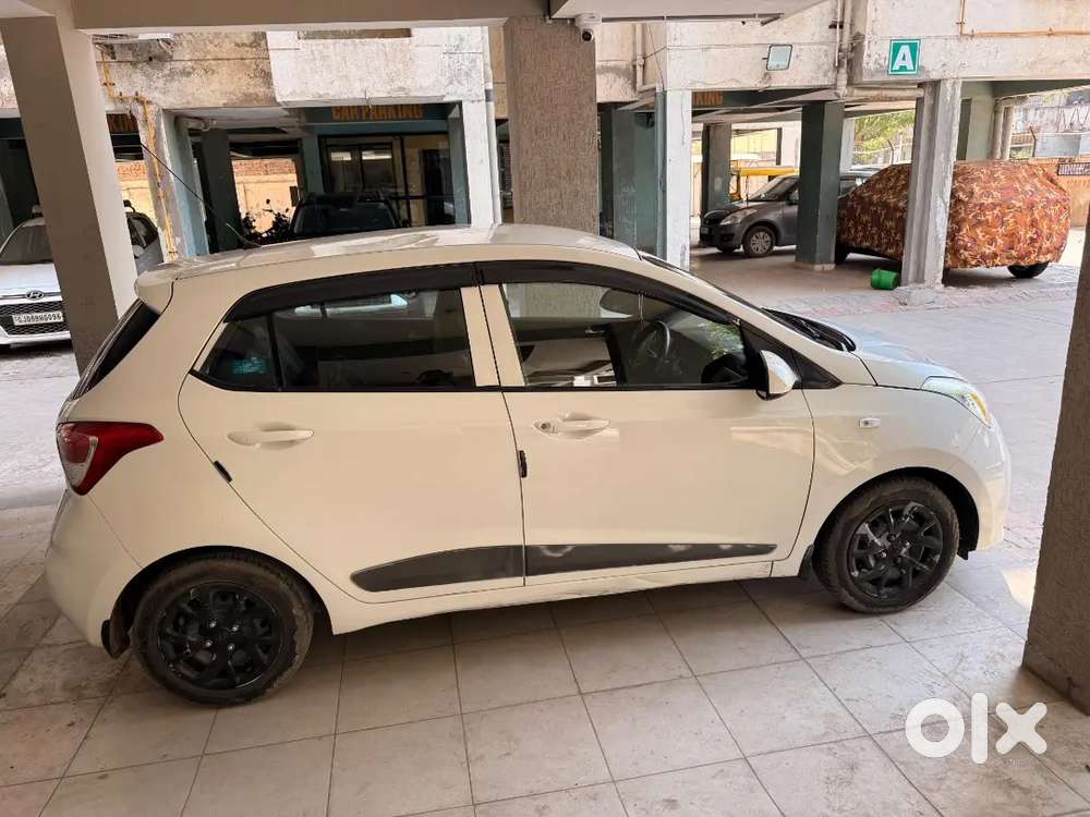 Hyundai Grand I10 Sportz Diesel 2017 Well Maintained