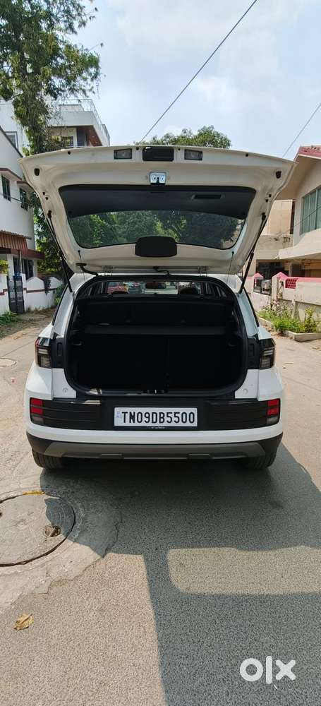 Hyundai Venue Sx (o) Mt 1.5 Diesel, 2023, Diesel