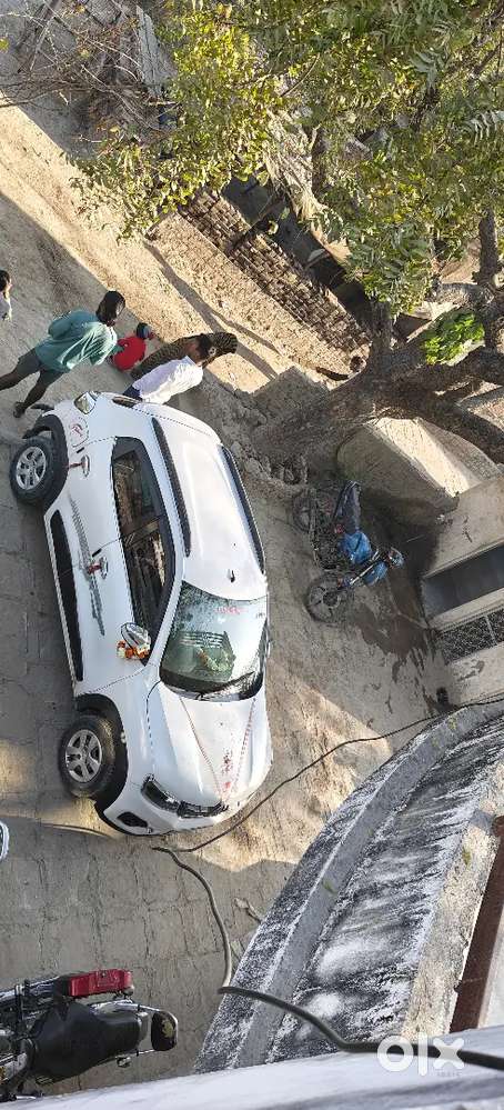 एवरेज 22 Km  गाड़ी कंडीसन मे है