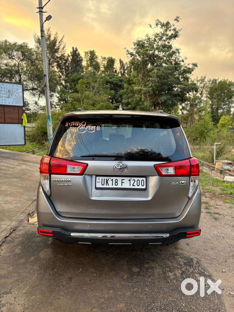 Toyota Innova Crysta 2017 Variant