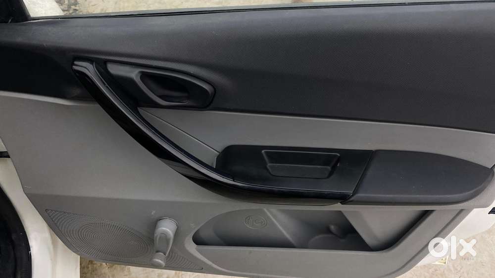Tata Tiago Xe, 2020, Petrol