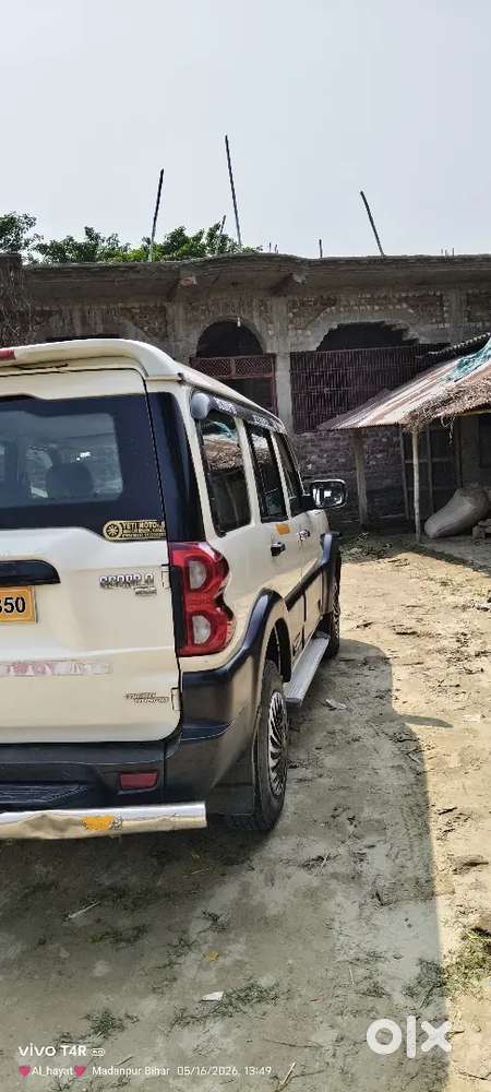 9 Seater Car And Genuine Km Drive With Service Record