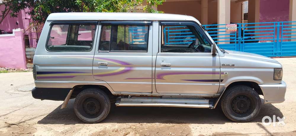 Toyota Qualis Gs 10 Seater, 2004, Diesel