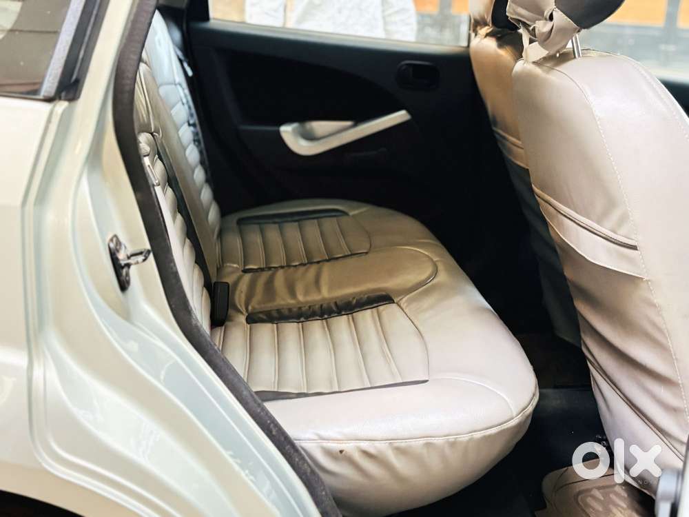 Ford Figo Petrol Zxi, 2011, Petrol