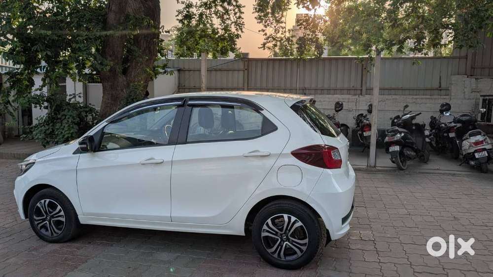 Tata Tiago 1.05 Revotorq Xt, 2023, Petrol