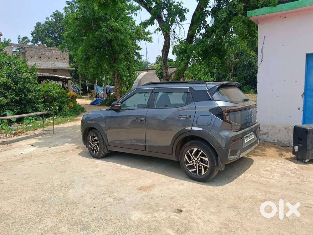 Mahindra Xuv 3xo Ax5 Petrol Manual Well Maintained Bought On Sep 27