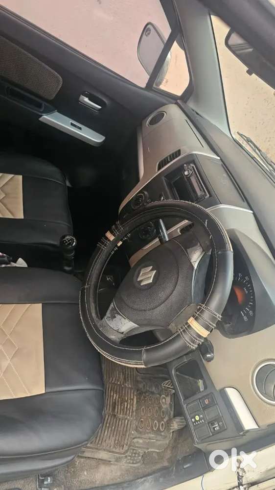 Maruti Suzuki Wagon R Lxi 2015.  Company Fitting Cng +petrol