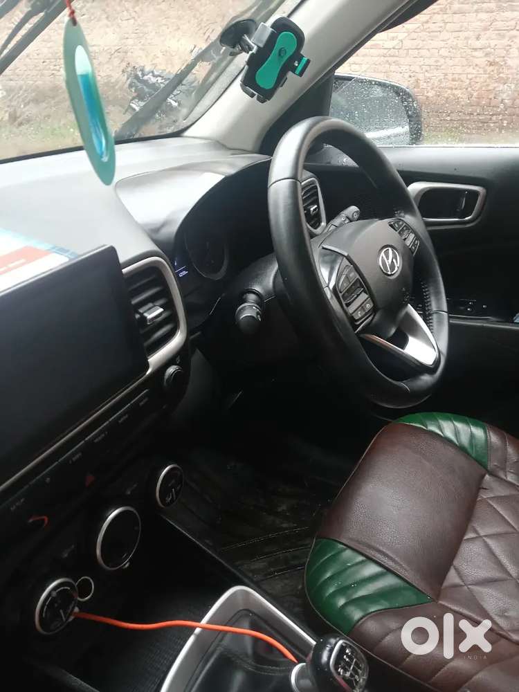Hyundai Venue 2021 Diesel 65000 Km Driven