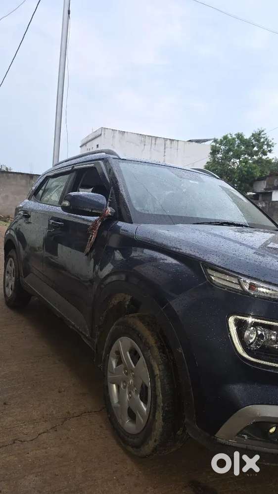 Hyundai Venue 2022 Petrol Well Maintained