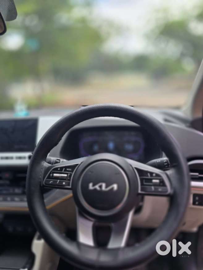 Kia Carens G 1.5 6mt Premium (o) 7-seater, 2024, Petrol