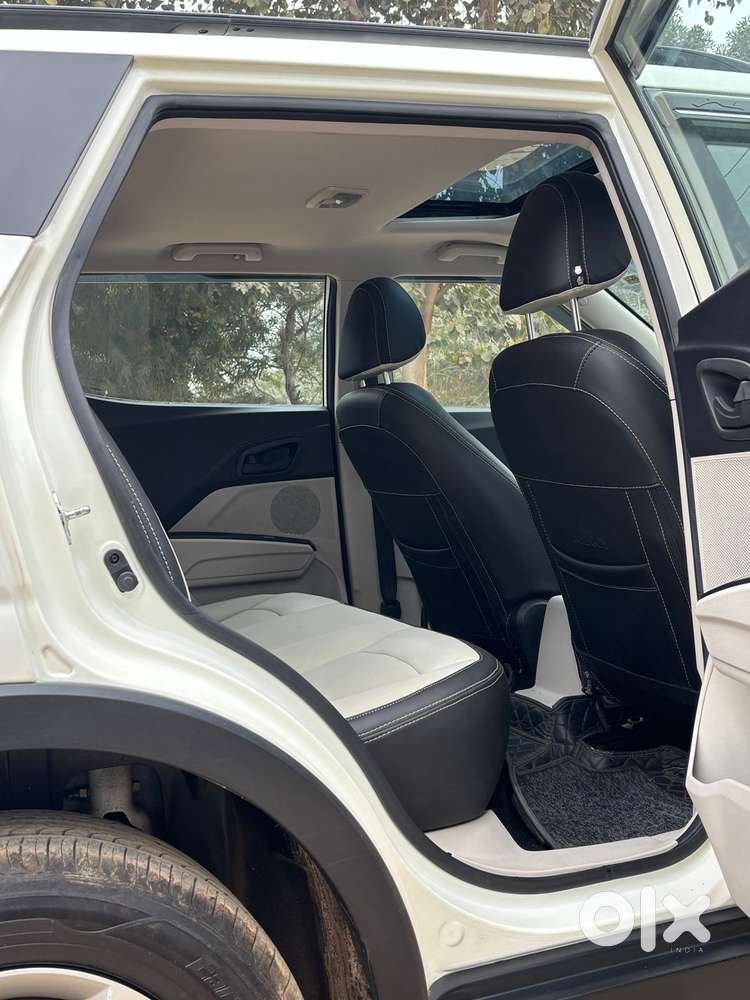 Mahindra Xuv300 W6, 2023, Petrol