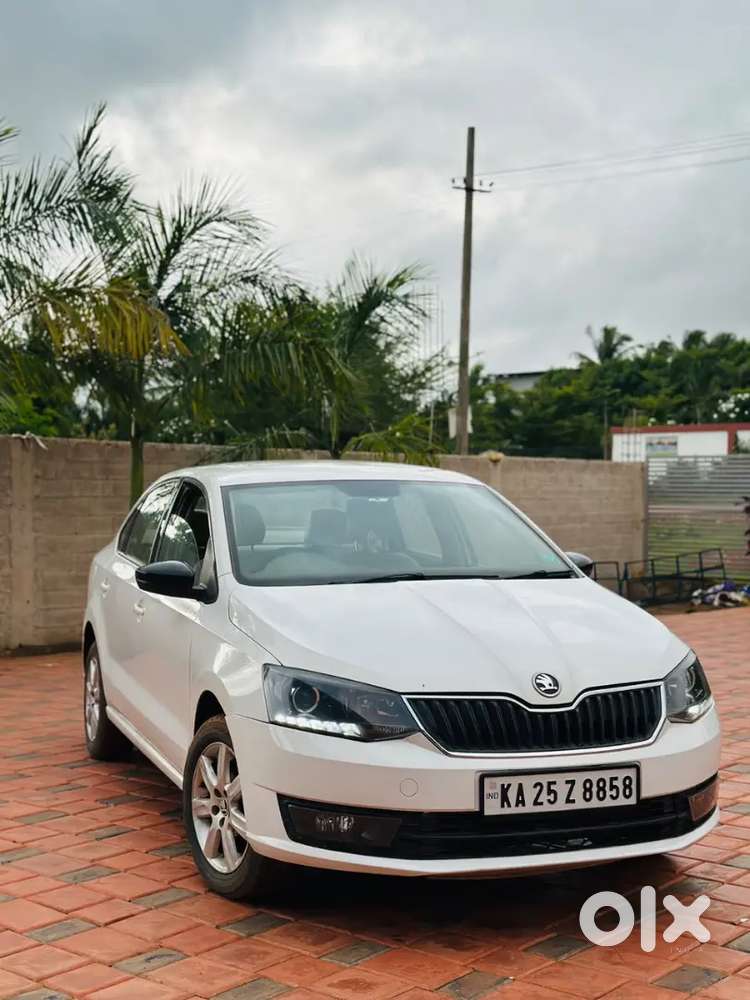Skoda Rapid Elegance 2013