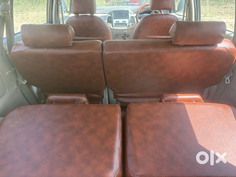 Toyota Innova 2.5 G (diesel) 8 Seater, 2011, Diesel