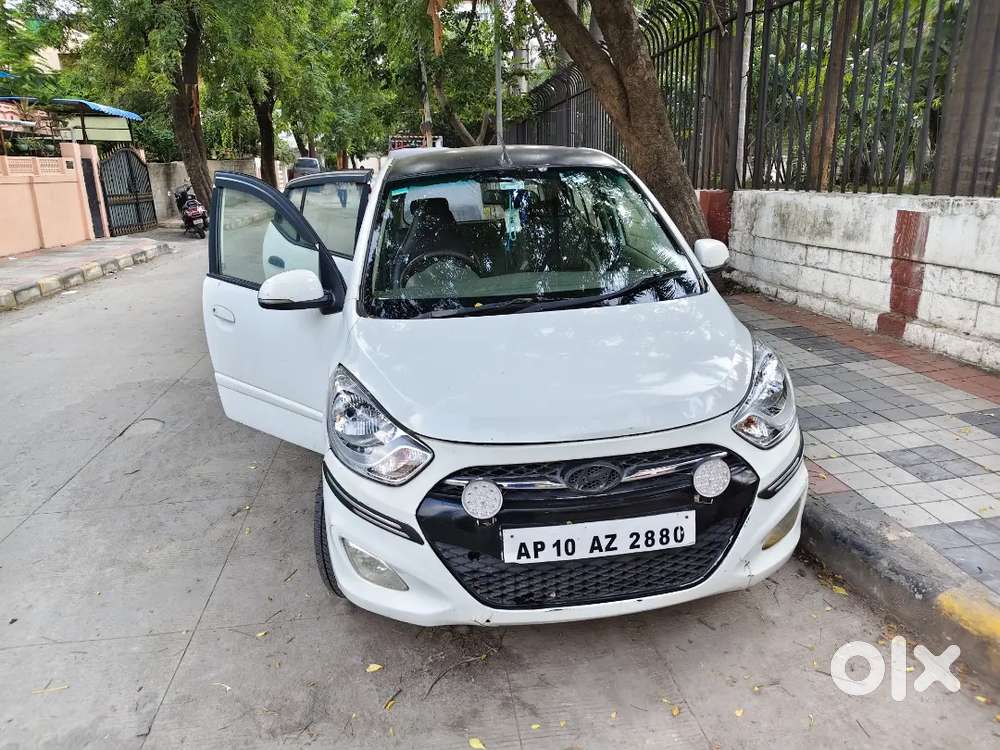 Hyundai I10 Sportz Petrol 2011
