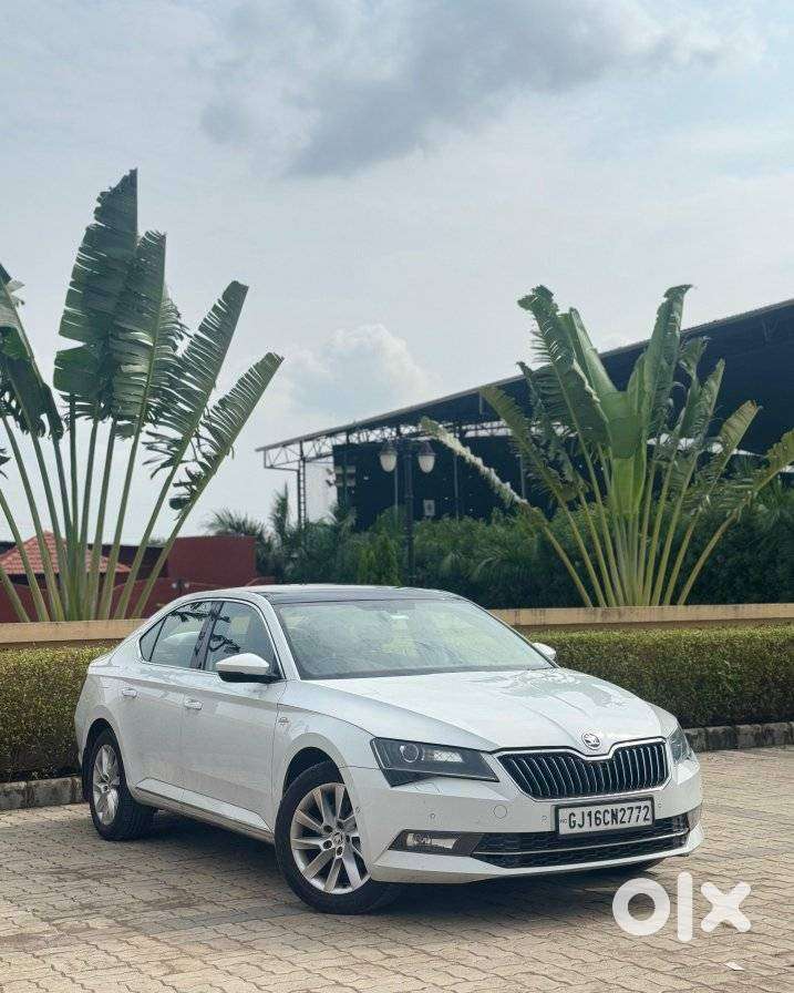 Skoda Superb L&k 2.0 Tdi At, 2020, Petrol