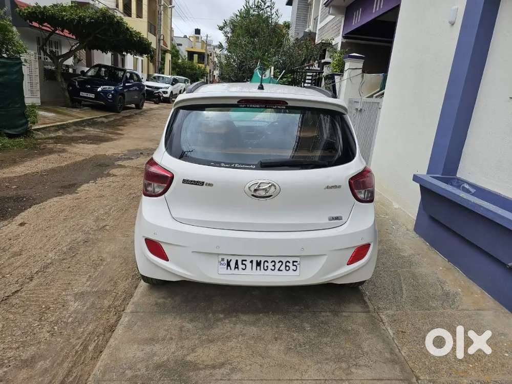 Grand I10 Asta Top End  2015  In Mint Condition (inside Out)