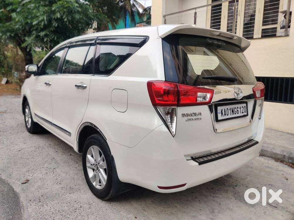 Toyota Innova Crysta 2.4 V 8 Str, 2016, Diesel