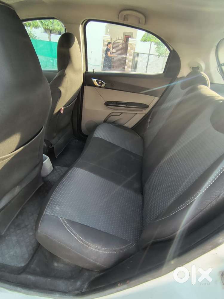 Tata Tiago 1.2 Revotron Xz, 2016, Petrol