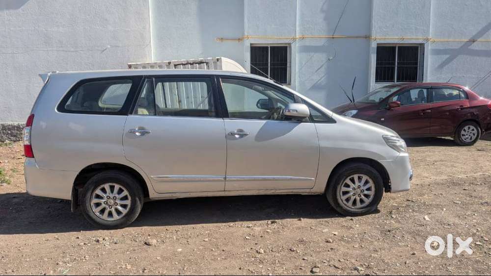 Innova 2.5 E (oct-2014)