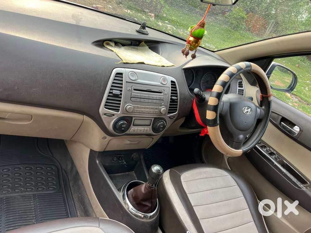 Hyundai I20 Petrol Manual 2012