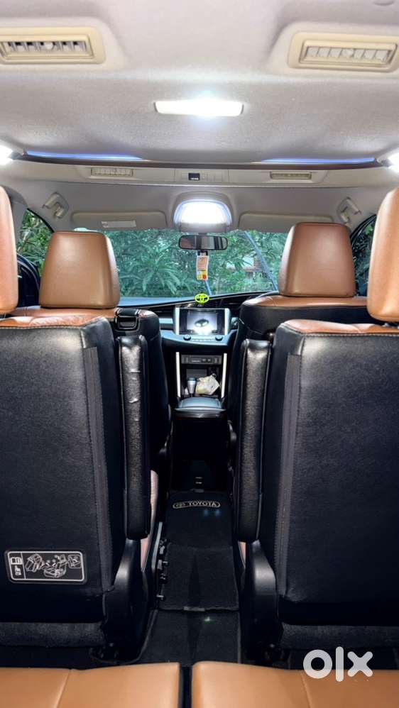 Toyota Innova Crysta 2.8z 2016